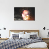Vuurwerk ontploft canvas afdruk (Insitu (Slaapkamer))