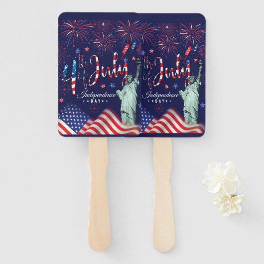 vuurwerk vierde juli met het vrijheidsbeeld handwaaier