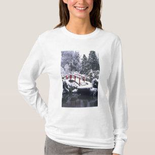 WA, Seattle, Moon-brug en vijver na de winter T-shirt