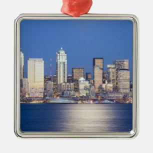 WA, Seattle, Seattle skyline en Elliott Bay, 2 Metalen Ornament