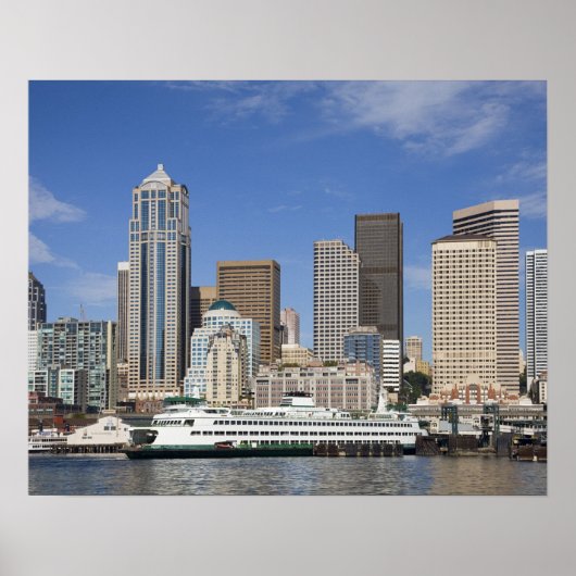 WA, Seattle, Seattle skyline met veerboot Poster (Voorkant)