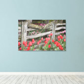 WA, Skagit Valley, Roozengaarde Tulip Garden Canvas Afdruk (Insitu (Houten vloer))