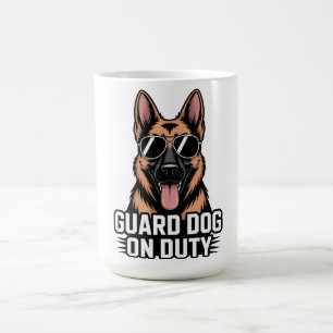 Waakhond in functie Duitse herder zonnebril cadeau Koffiemok