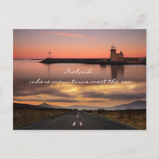 Waar de bergen aan het zee voldoen briefkaart