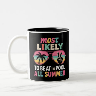 Waarschijnlijk bij het zwembad de hele zomer leraa tweekleurige koffiemok