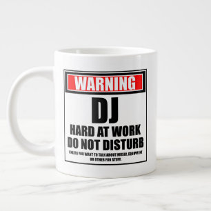 Waarschuwing DJ hard op het werk stoort niet Extra Grote Beker