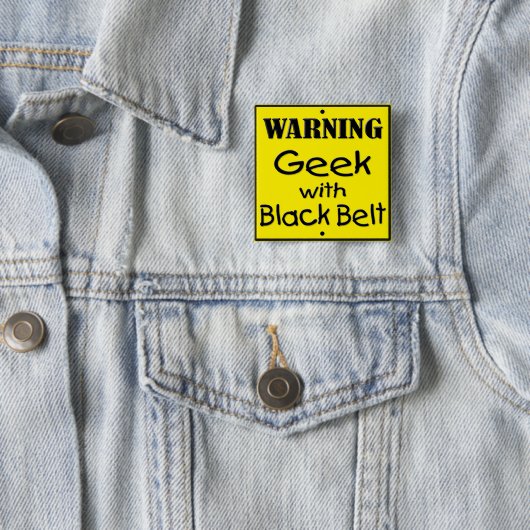 Waarschuwing: geek met Button met zwarte gordel (In situ)