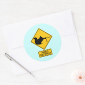 Waarschuwing gewapende eekhoorns ronde sticker (Envelop)