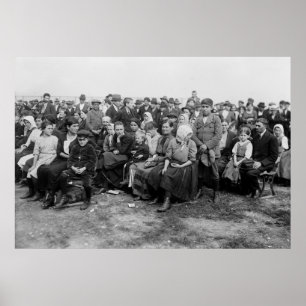 Wachten op Ellis Island, begin jaren 1900 Poster