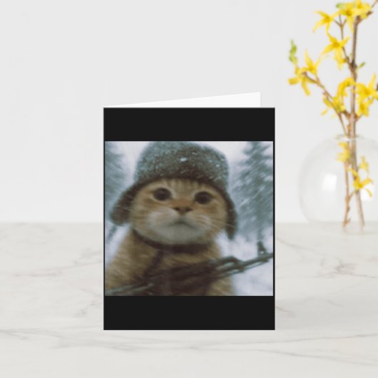 Wacky Cat Snow Kitten Soldier Selfie With Gun Meme Kaart (Gele Bloem)