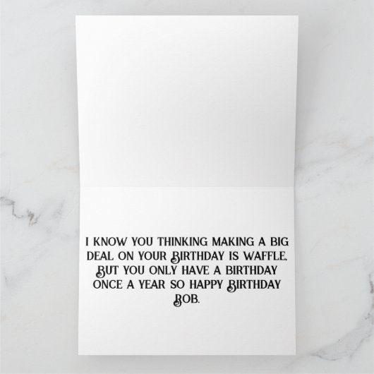 Wafels op bord met stroop en knop bovenop kaart (Binnen)