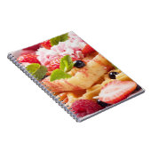 Wafeltaart met verse bessenfruit notitieboek (Rechterzijde)