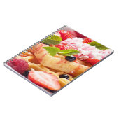 Wafeltaart met verse bessenfruit notitieboek (Linkerzijde)