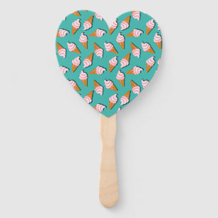 Waffle-kegels, ijs en bevroren yoghurtpatroon handwaaier