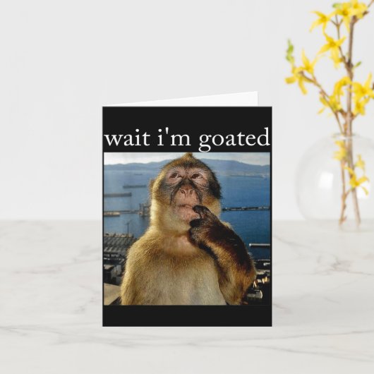 Wait I'm Goated Funny Thinking Monkey Meme Brainro Kaart (Gele Bloem)