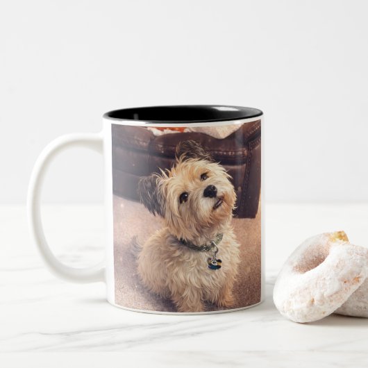 Waiting Puppy Coffee Mug – Cute Dog Design (Avec donut)