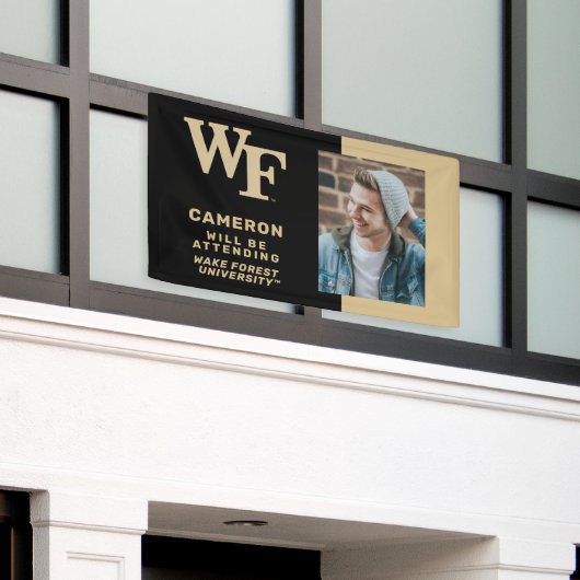 Wake Forest-universiteit | WF Spandoek (Buitenkant Gebouw)