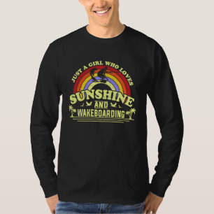 Wakeboard Een Meisje Dat Van Zonneschijn En Wakebo T-shirt