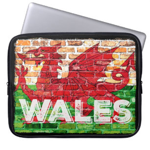 Wales Flag op Brick Laptop Sleeve