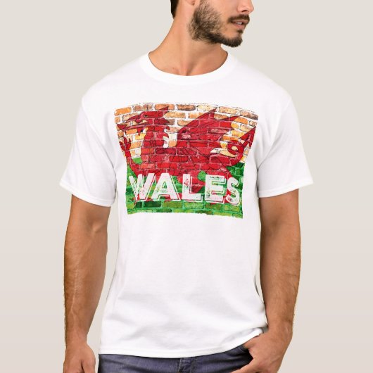 Wales Flag op Brick T-shirt (Voorkant)