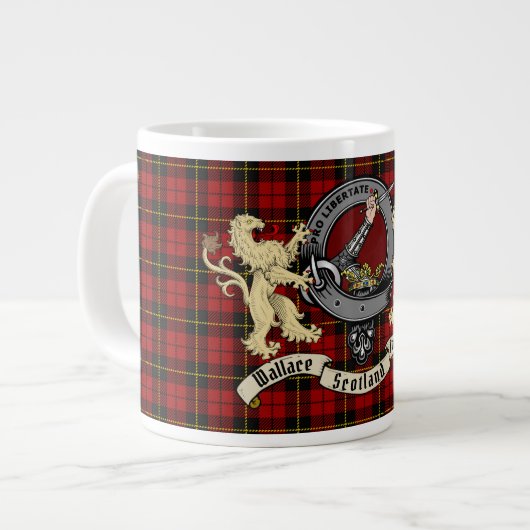 Wallace Clan Badge & Tartan Giant Coffee Mok (Voorkant links)
