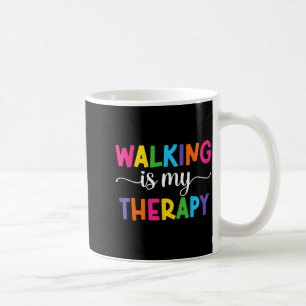 Wandelen is mijn therapie Grappige wandelspreuk Ma Koffiemok