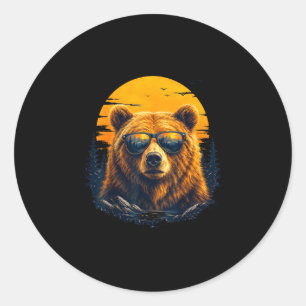Wandelende beer met zonnebril retro berg kunst ronde sticker
