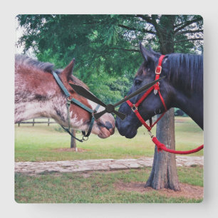 Wandklok voor ontwerppaarden vierkante klok