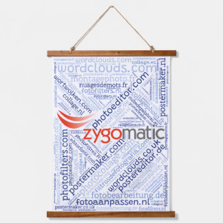 Wandtapijt met houten bovenrand (portret) hangend wandkleed