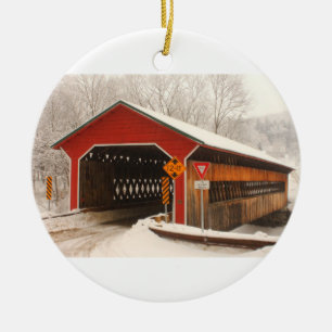 Ware Gilbertville Covered Bridge Winter Keramisch Ornament