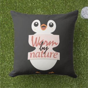 Warm van nature: Schattige Pinguïn met Speelse Tek Buitenkussen