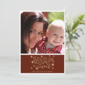 Warm Warm Typographie Photo Carte de Noël (Debout devant)
