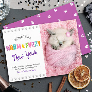 Warme en Fuzzy Nieuwjaar Pet Photo Schattigee Typo Feestdagenkaart