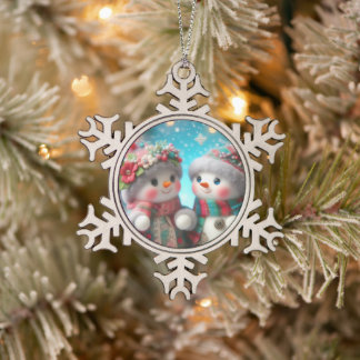 Warme harten en besneeuwde dagen tin sneeuwvlok ornament