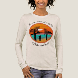 Warme Omhelzing: Sunset Silhouette Design T-shirt