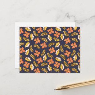 Warme vallende herfstbladeren met bloemen briefkaart