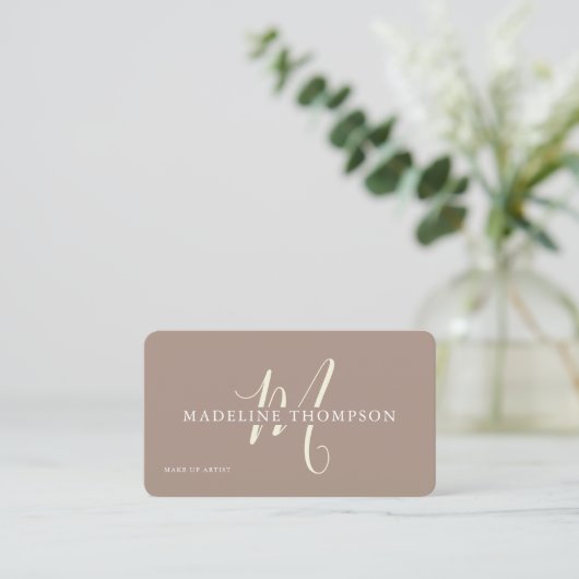 Warmte Beige Monogrammed Script QR-code Visitekaartje (Staand voorkant)