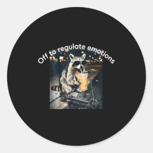 Wasbeer drinkt ijskoude koffie grappig om te regul ronde sticker