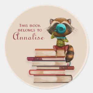 Wasbeer op een stapel boeken Boeknaamplaat Ronde Sticker