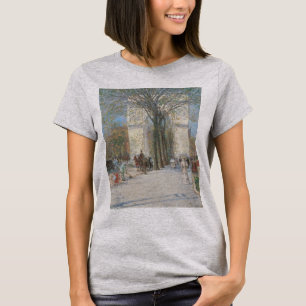 Washington Arch, Spring door Frederick Childe Hass T-shirt