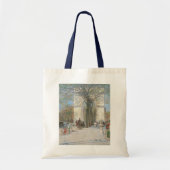 Washington Arch, Spring door Frederick Childe Hass Tote Bag (Voorkant)