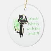 Wat dat gekruiste stinkdier keramisch ornament (Links)