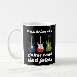 WAT DRIVEERT ONS IS GUITARS EN DAD JOKES grappig Koffiemok