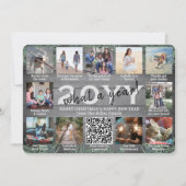 Wat een jaar! QR-code 12 Foto-Collage Wood & Pine Feestdagenkaart (Voorkant)