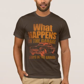 Wat gebeurt er in de garage? t-shirt