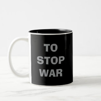 Wat kunnen we doen OM DE OORLOG VOOR ALTijd TE STO Tweekleurige Koffiemok