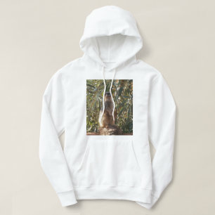Watchful Sentinel: Meerkat op weelderige groene ac Hoodie