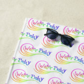 Water Baby logo serviette de plage (En situation)