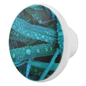 Water Drops Along the Grass Keramische Knop (Rechts)