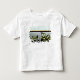 Water ligt in een vijver op zee kinder shirts